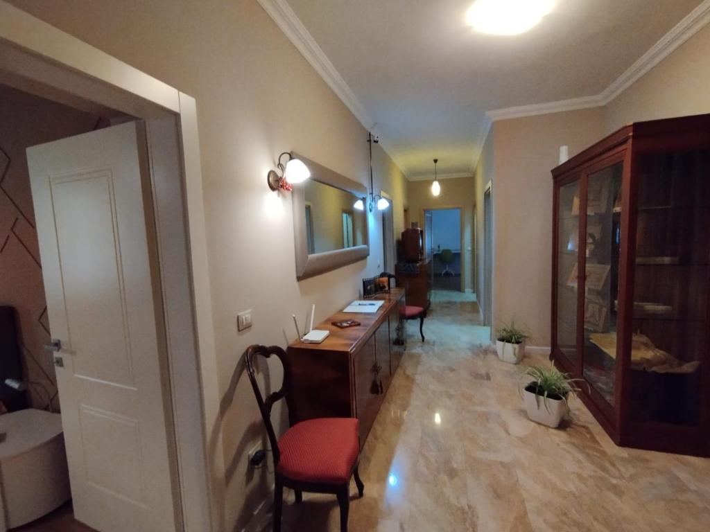 Posezení v ubytování Art Gallery Apartments Tirana 1