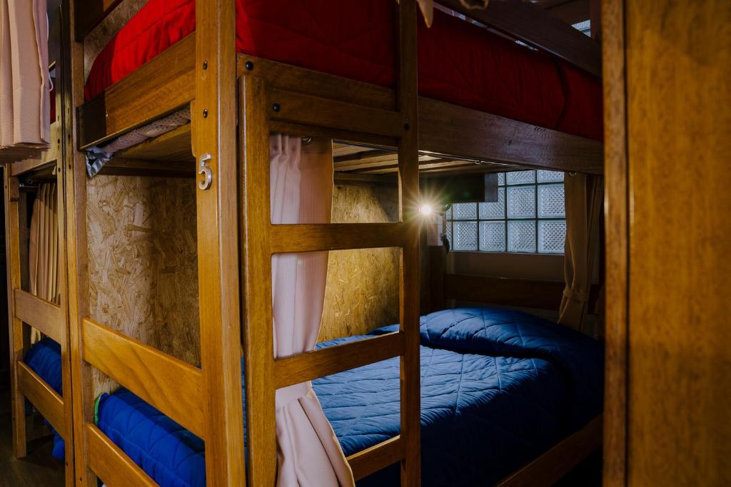 Narivoodi või narivoodid majutusasutuse Magar Hostel Bar toas