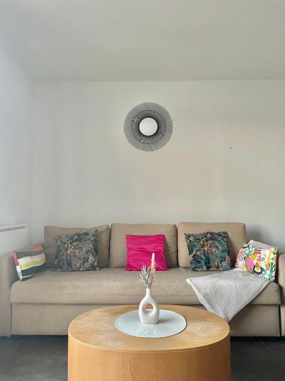 Photo de la galerie de l'établissement Magnifique T3 quartier près d’arènes tram au pied de l’immeuble, à Montpellier