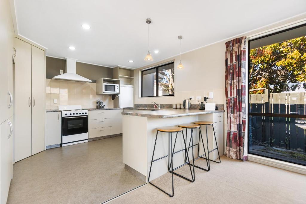 Get The Family Together Under One Roof - Maison à Cinq Chambres