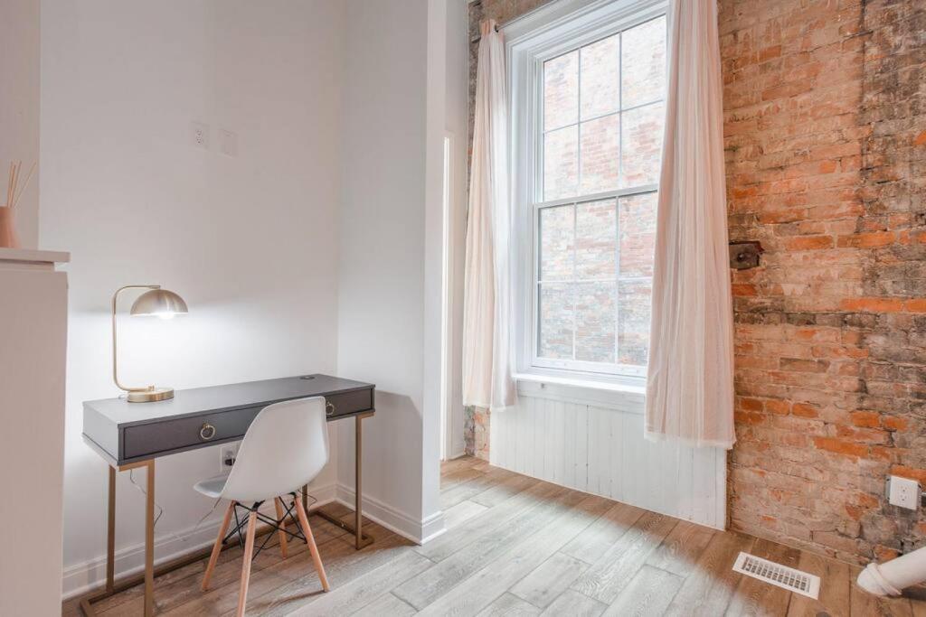 Art Deco 1000sqft Condo Downtown with Gated Parking, Cincinnati