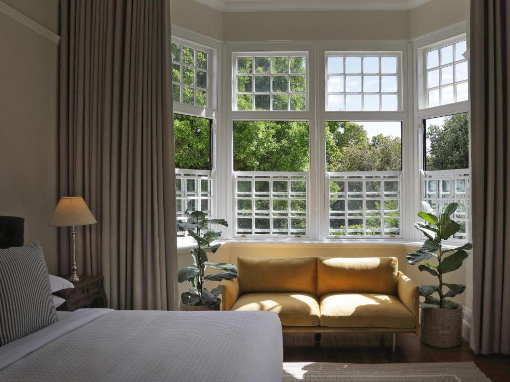رزرو هتل، One Kensington Boutique Hotel