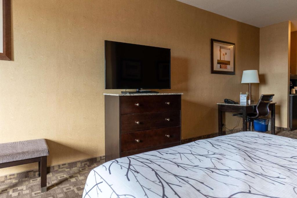 Best Western Plus South Edmonton Inn & Suites - Resim 39