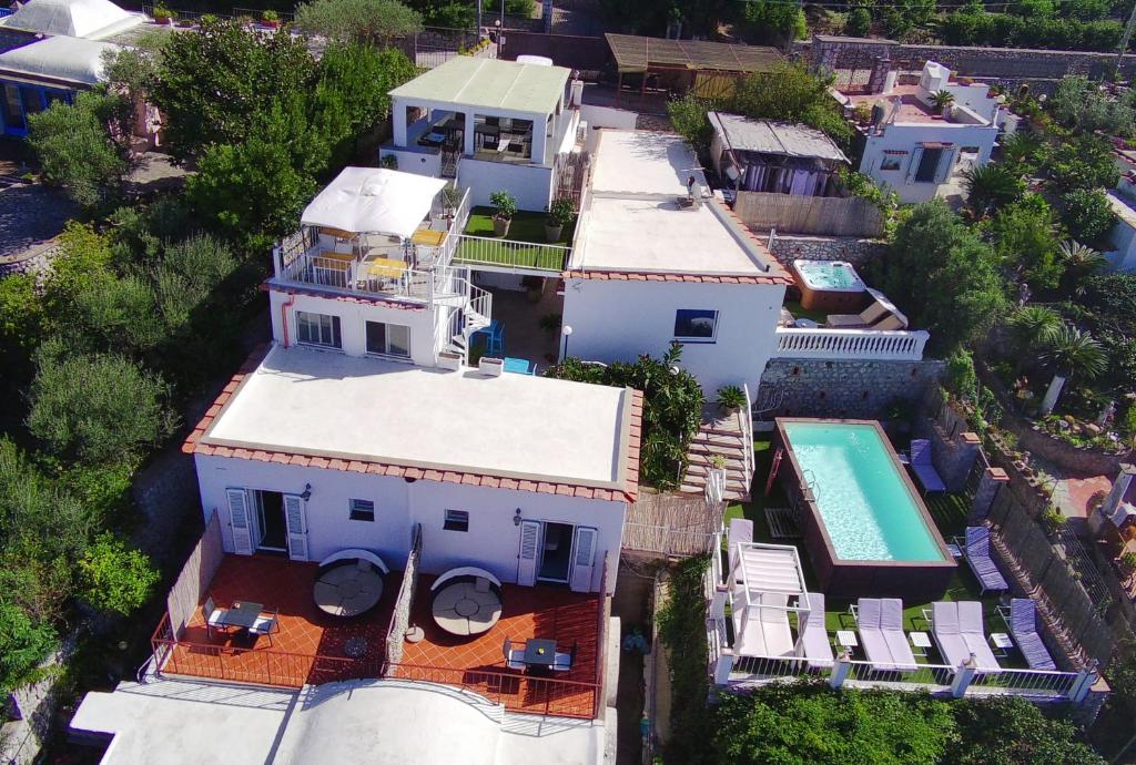 an aerial view of a house with a swimming pool at B&B Il Paradiso di Capri in Anacapri