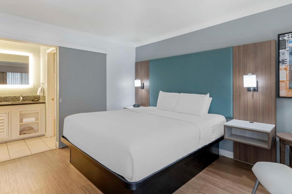 Best Western Plus Riviera photo