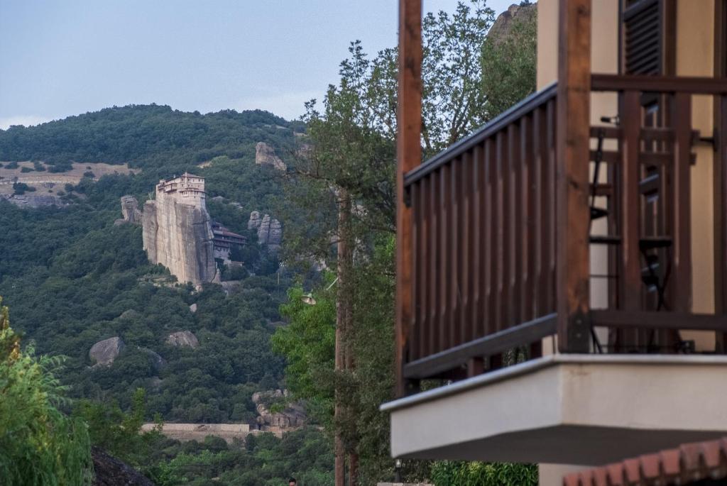 Nespecifikovaný výhled na hory nebo výhled na hory při pohledu z hotelu