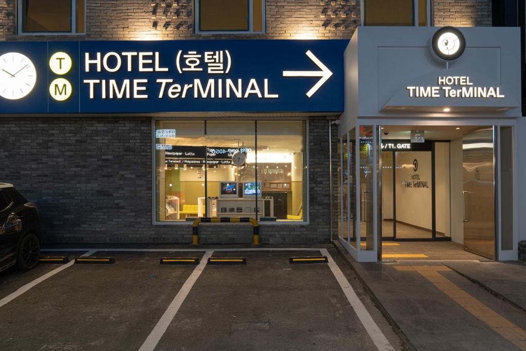 Certifikát, hodnocení, plakát nebo jiný dokument vystavený v ubytování TimeTerminal Hotel Daejeon 1st by Aank