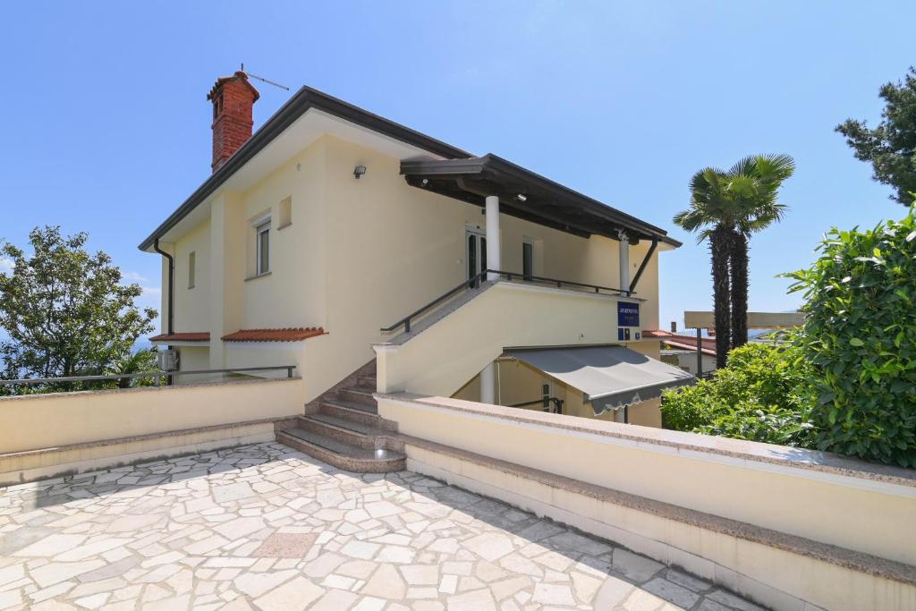 Budynek, w którym mieści się apartament