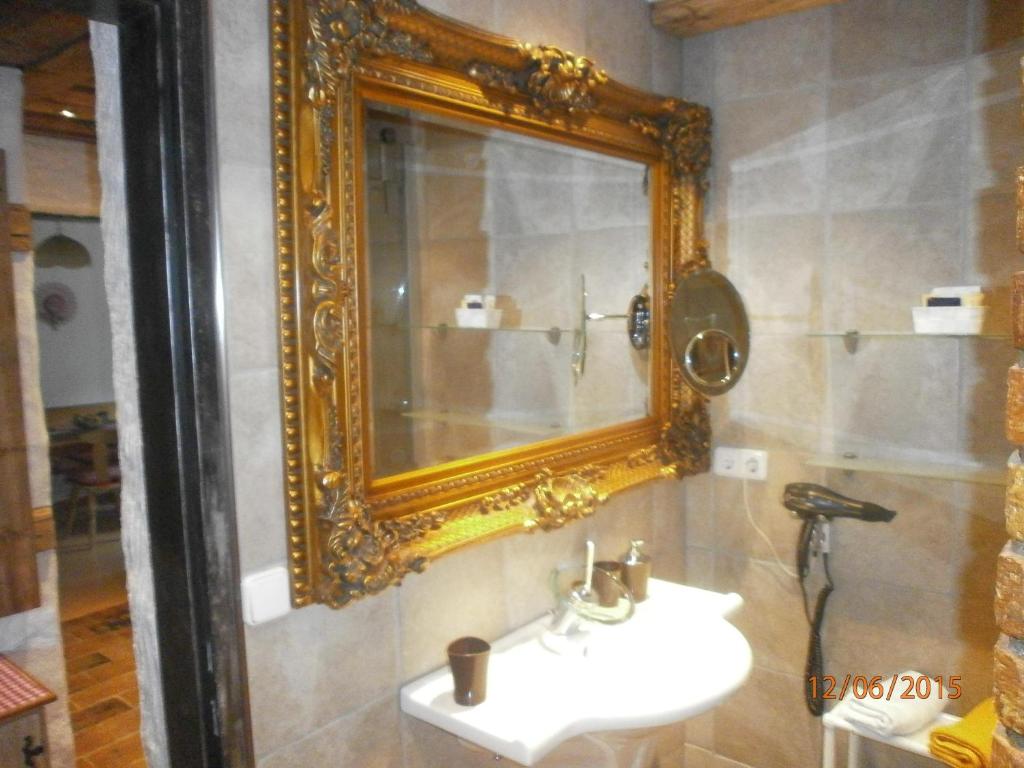 A bathroom at Haus Mehrl