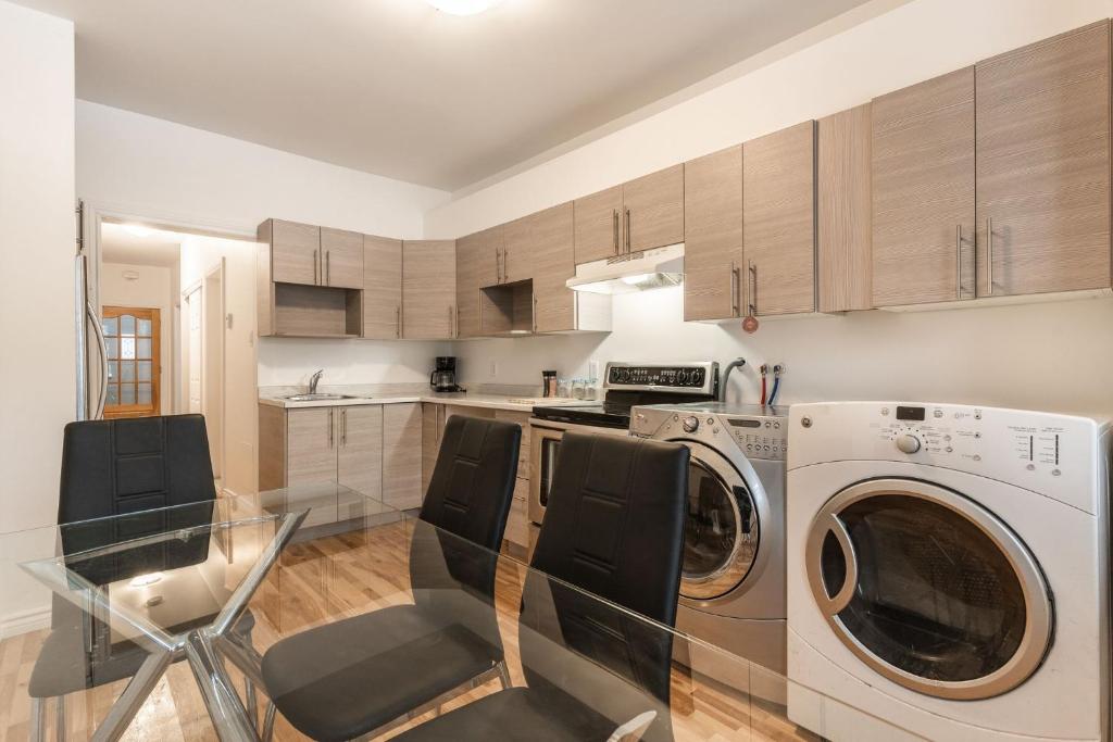 3 bedroom apartment 109, Montréal (updated prices 2024)