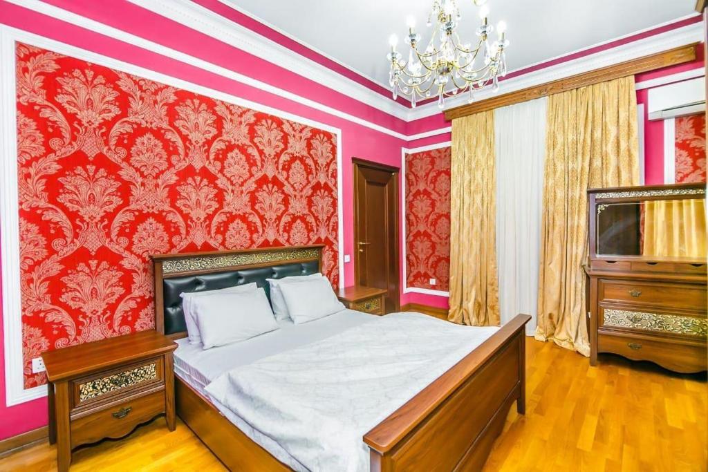 Postel nebo postele na pokoji v ubytování CINEMA-FRIENDSHIP 3 bedrooms