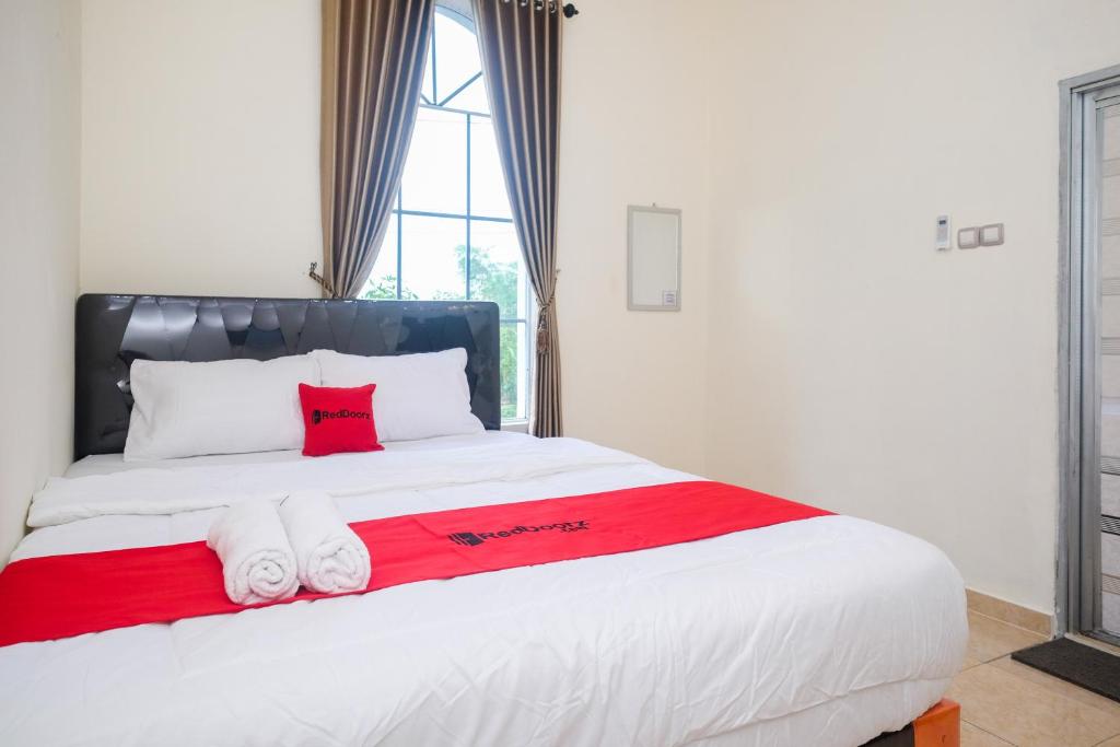RedDoorz near Terminal Bus Purwokerto - Chambre Double Standard