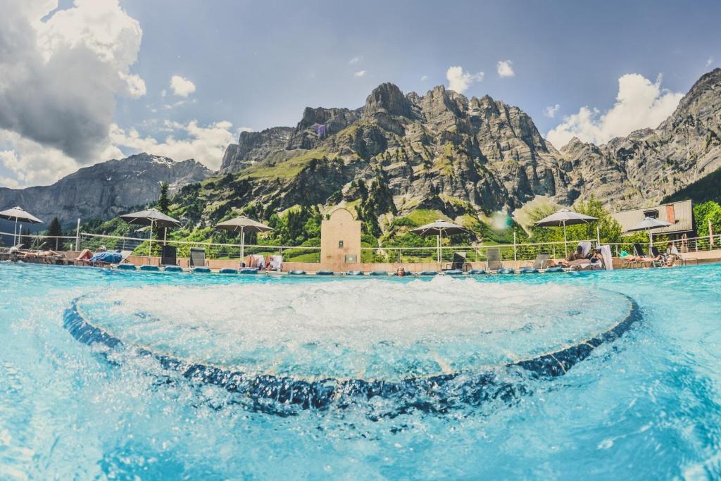 Nespecifikovaný výhled na hory nebo výhled na hory při pohledu z hotelu