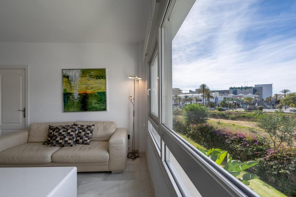 Posezení v ubytování Beach Front apartment in Puerto Banus