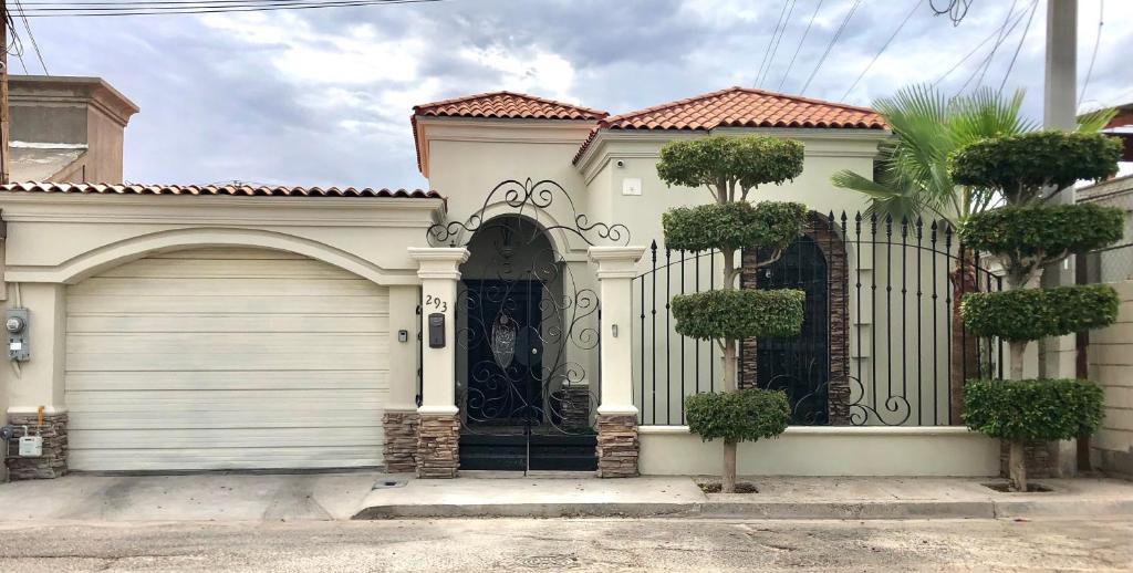 Το κτήριο όπου στεγάζεται  η παραθεριστική κατοικία