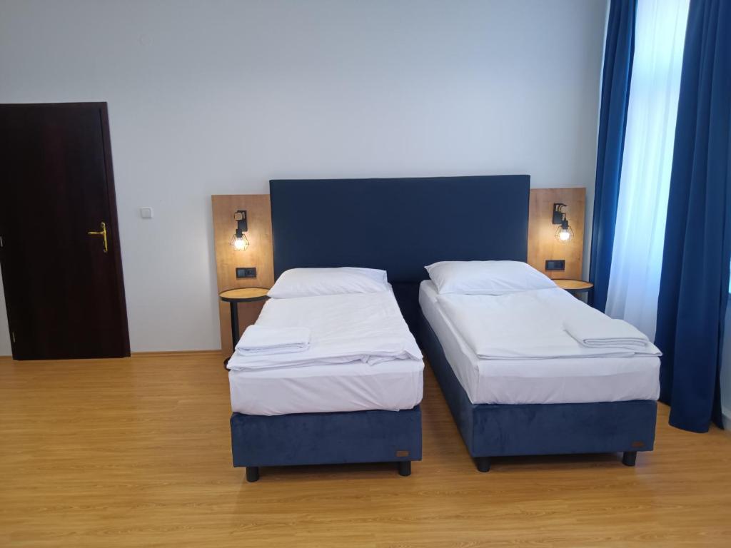 Powder Tower Suites - Resim 37