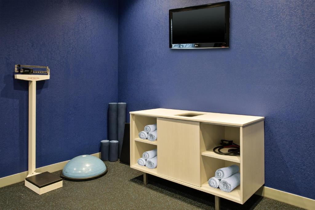 Holiday Inn Express Nashville Airport by IHG photo