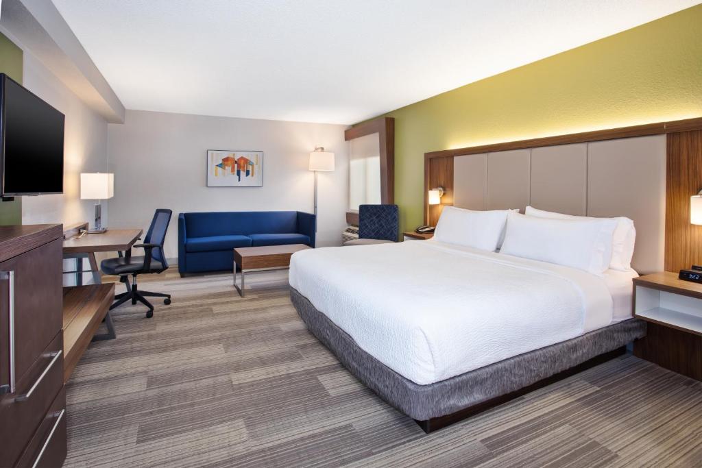 Holiday Inn Express Nashville Airport by IHG photo