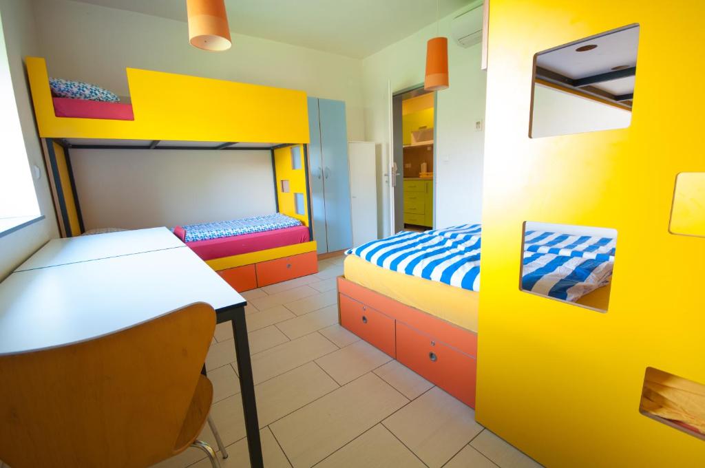 Postel nebo postele na pokoji v ubytování Simbol Rooms with free private parking