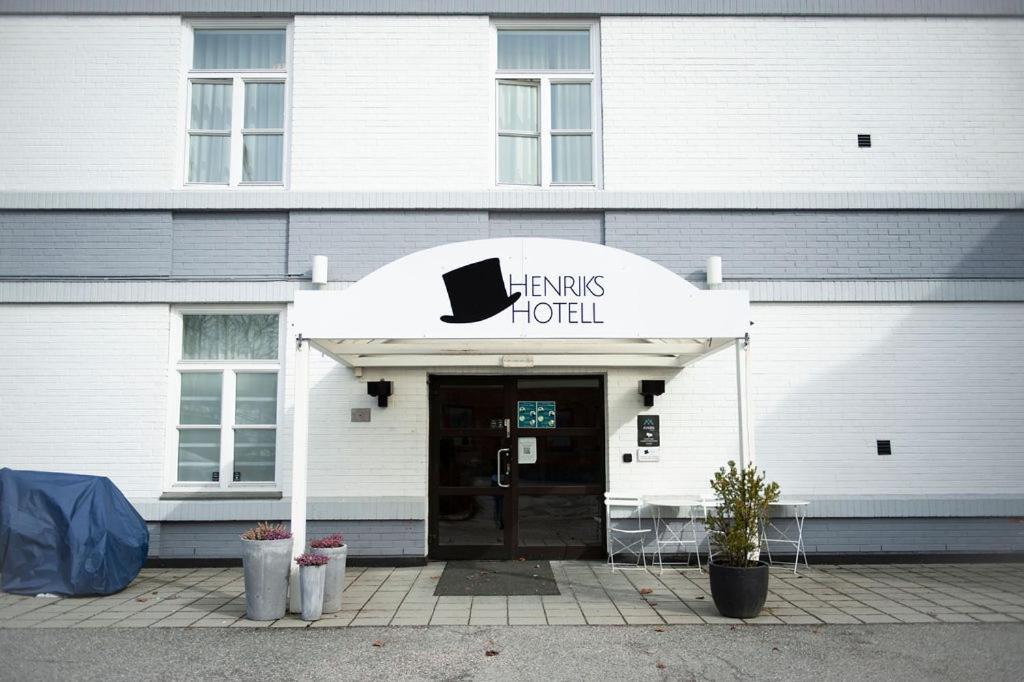 Henriks Hotell - Housity