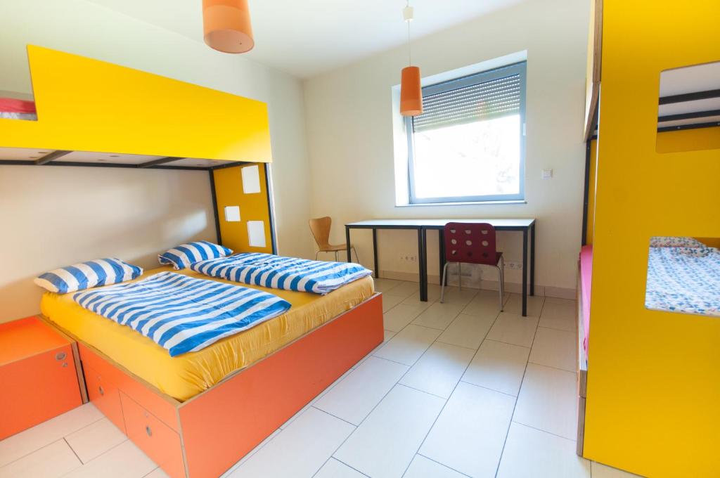 Postel nebo postele na pokoji v ubytování Simbol Rooms with free private parking