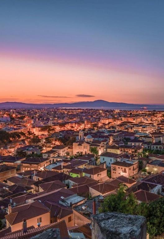 Výhľad na mesto Kalamata alebo výhľad na mesto priamo z apartmánu