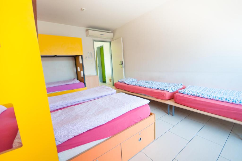 Postel nebo postele na pokoji v ubytování Simbol Rooms with free private parking