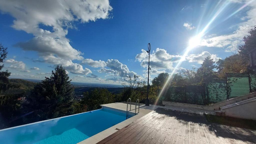 Bazén v ubytovaní ZAGREB HOUSE MEDVEŠČINA/WITH POOL alebo v jeho blízkosti
