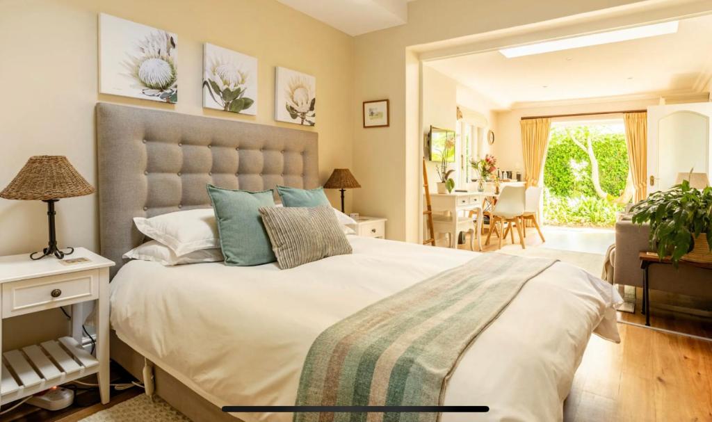 Guest suite - Leafy Constantia Guest House - Suite D'invités Avec Vue Sur Le Jardin