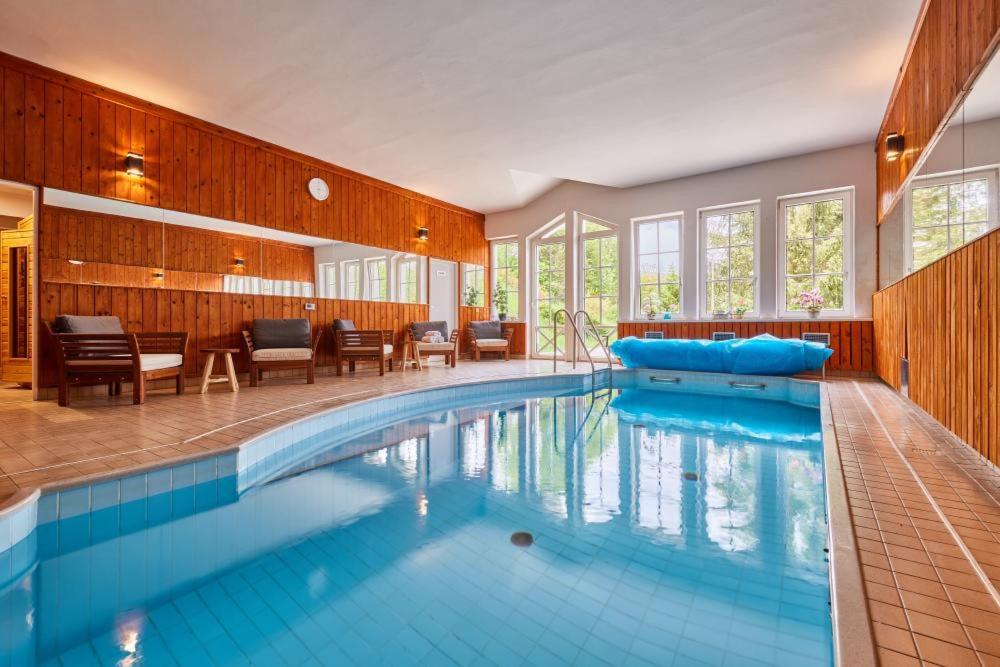 Bazén v ubytování Hotel Auri nebo v jeho okolí