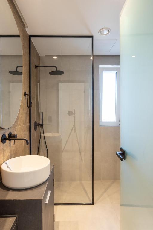 Koupelna v ubytování Deos- Luxury Apartment in Agrinio