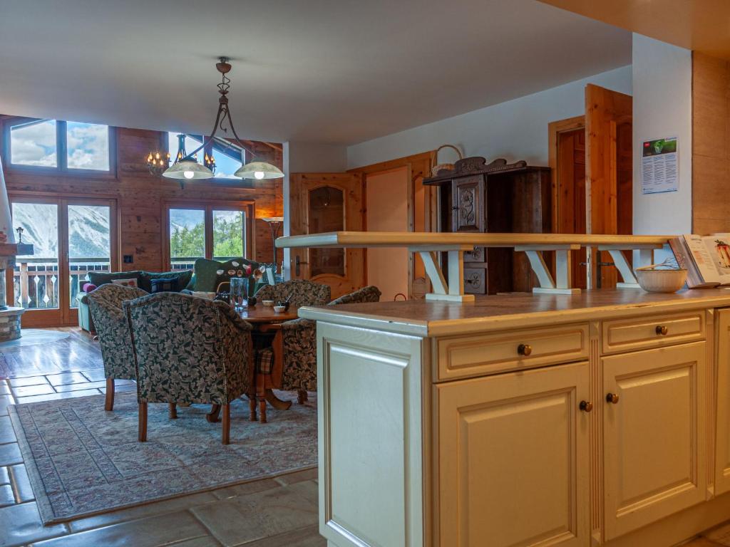 Kuchyň nebo kuchyňský kout v ubytování Chalet Belle Vue by Interhome