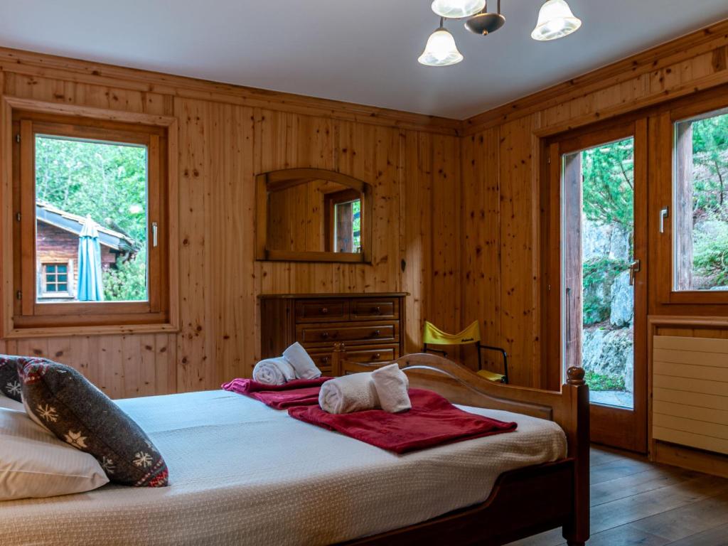 Postel nebo postele na pokoji v ubytování Chalet Belle Vue by Interhome