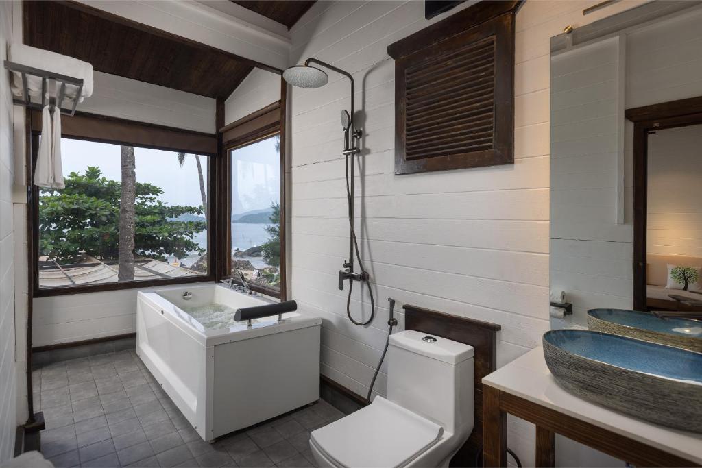 The Ark Comforts - Superior Grand King Suite Met Zeeview En Jacuzzi
