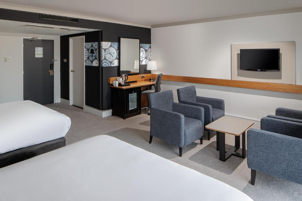 CROWNE PLAZA MINHAL