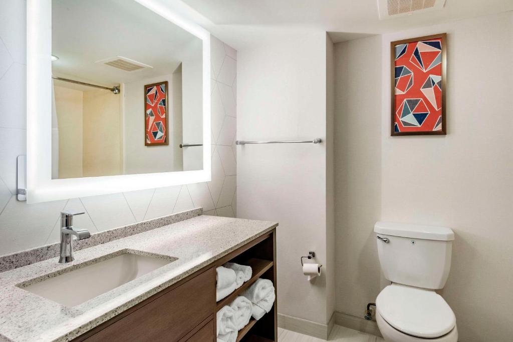 Comfort Suites Ocean City West - Superior Kingsuite - Niet-roken