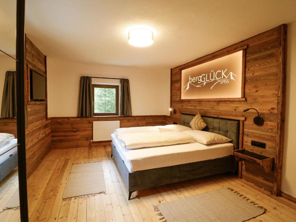 Postel nebo postele na pokoji v ubytování Holiday Home bergGlück by Interhome