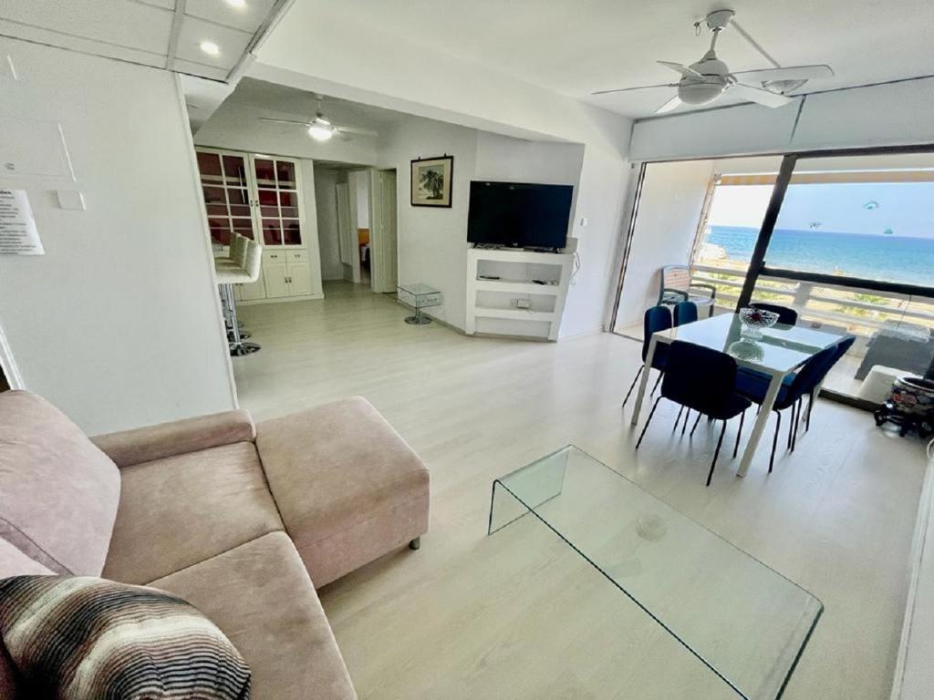 Sea View Suite in Makenzy