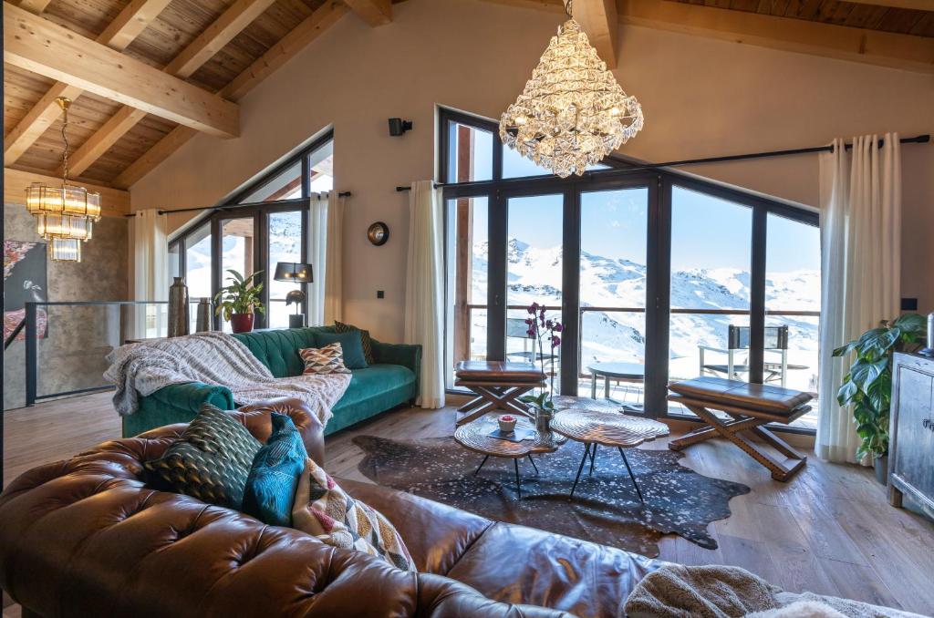 Χώρος καθιστικού στο Chalet Orlov by Les Etincelles