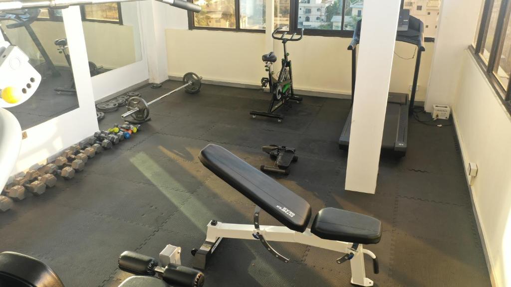 Fitness centrum a/nebo fitness zařízení v ubytování Murex Plaza Hotel & Suites