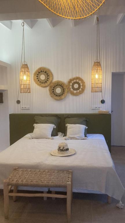 Postel nebo postele na pokoji v ubytování La Bohemia del Rio Boutique Hotel - Adults Only