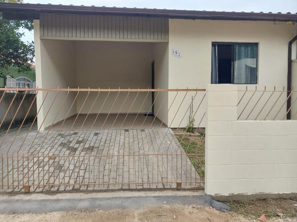 Casa Ribeirão da Ilha AEROPORTO - Housity