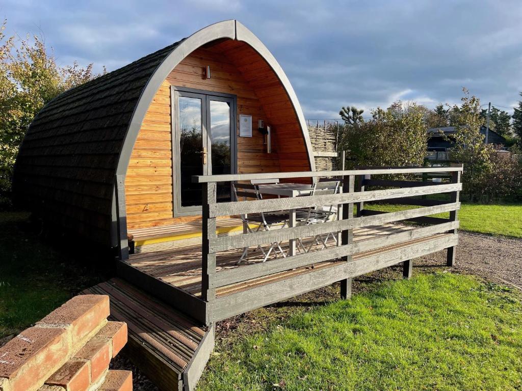 MegaPod 3 at Lee Wick Farm Cottages & Glamping, ClactononSea (updated