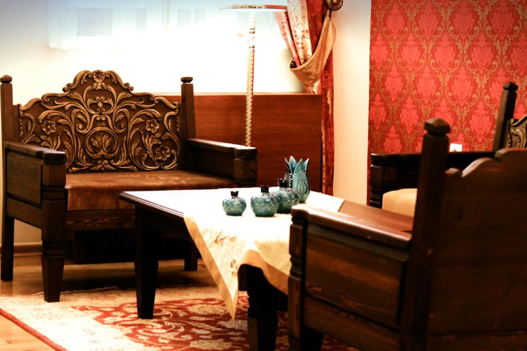 Posezení v ubytování İsa Begov Hamam Hotel