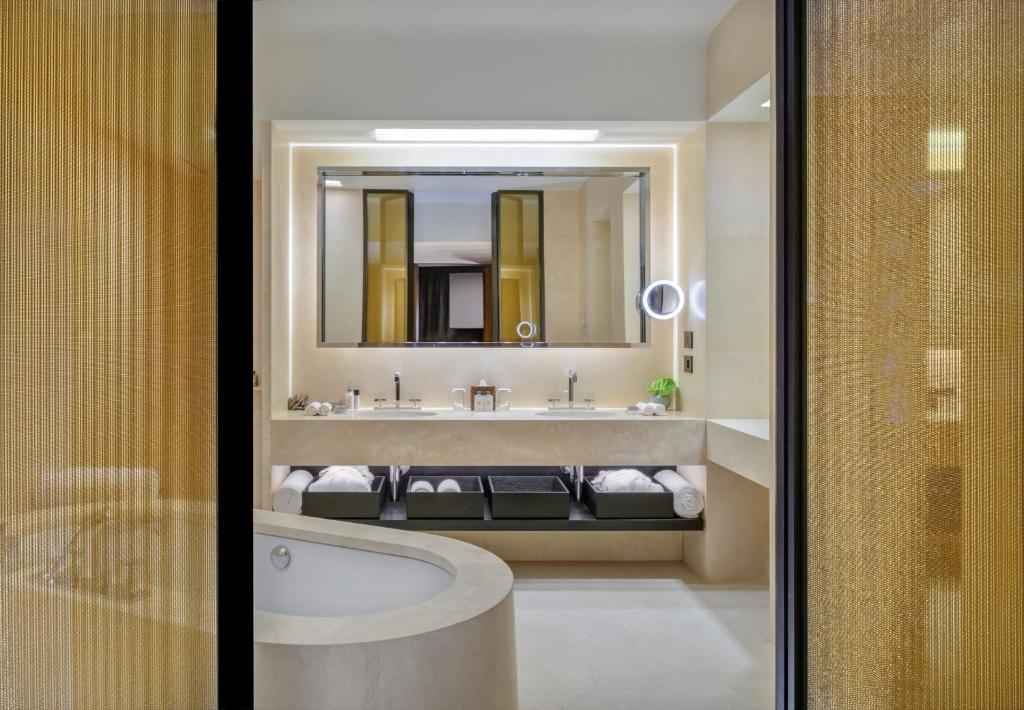 Koupelna v ubytování Bvlgari Hotel Milano