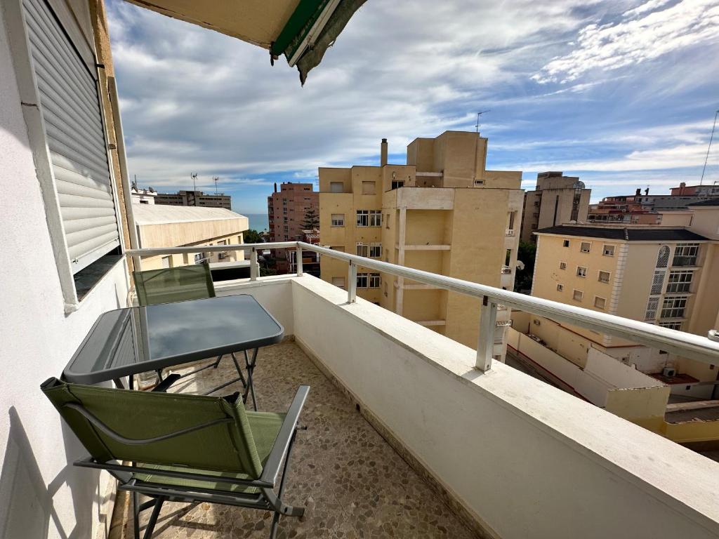 VER5 - 5th-Floor Studio with Sea-View Terrace and Pool - AC, 5 min Walk to the Centre