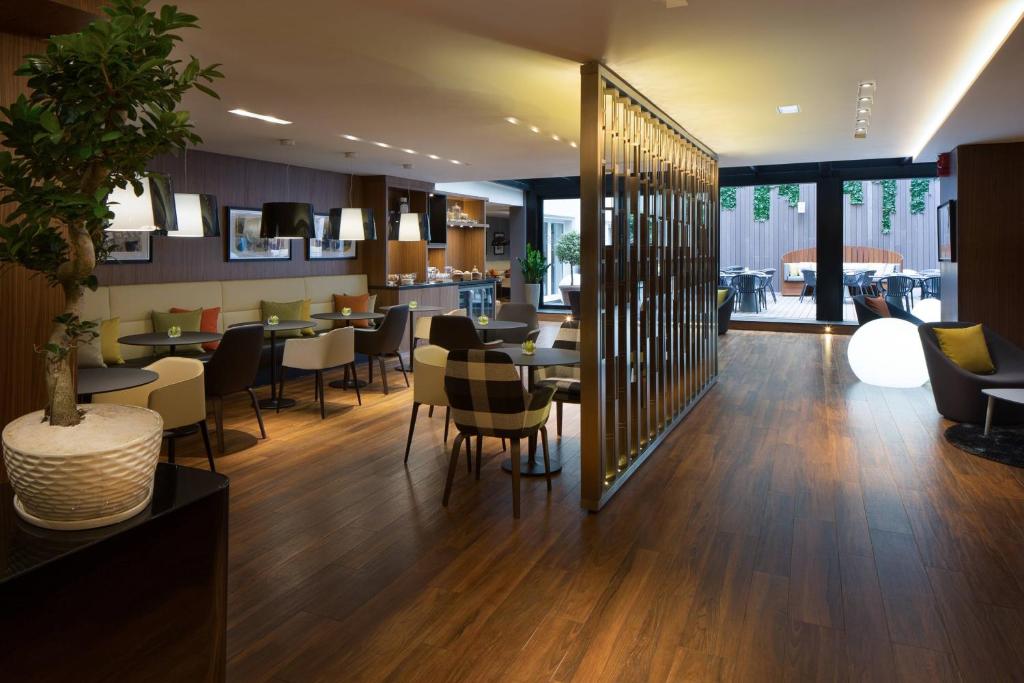 Skopje Marriott Hotel - Executive Twin Room - Lounge Access