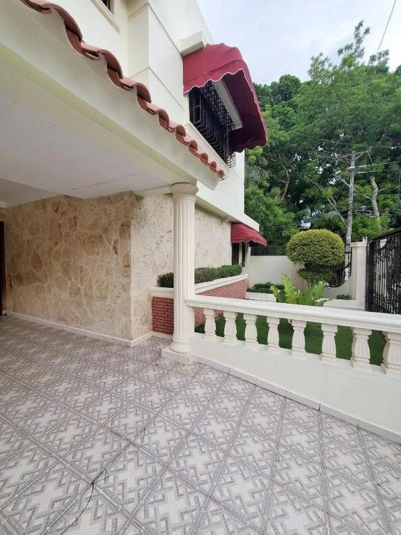 Balkón nebo terasa v ubytování SDQ Villa Isabel, NO FUMAR, cerca embajada EEUU