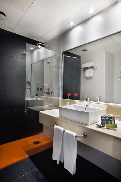 Koupelna v ubytování Hotel Chamartin The One
