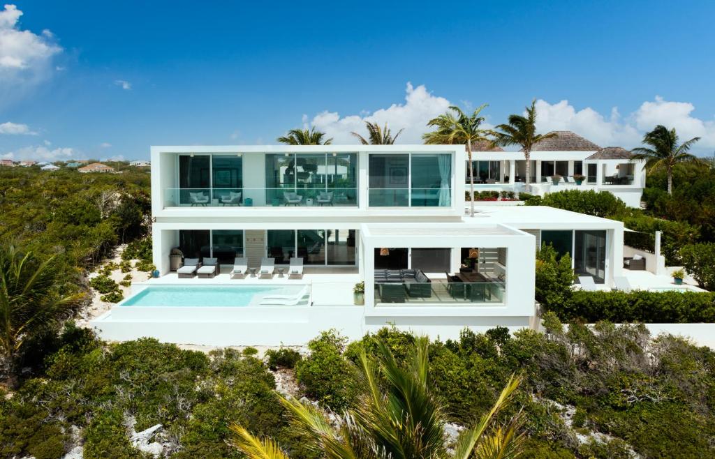 Ocean Dream 5 BR Villa Azur, Long Bay Hills (updated prices 2025)